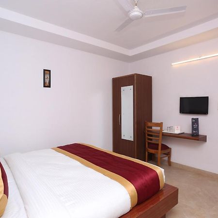 Capital O 12807 Amaira Hotel And Banquets Noida Zewnętrze zdjęcie