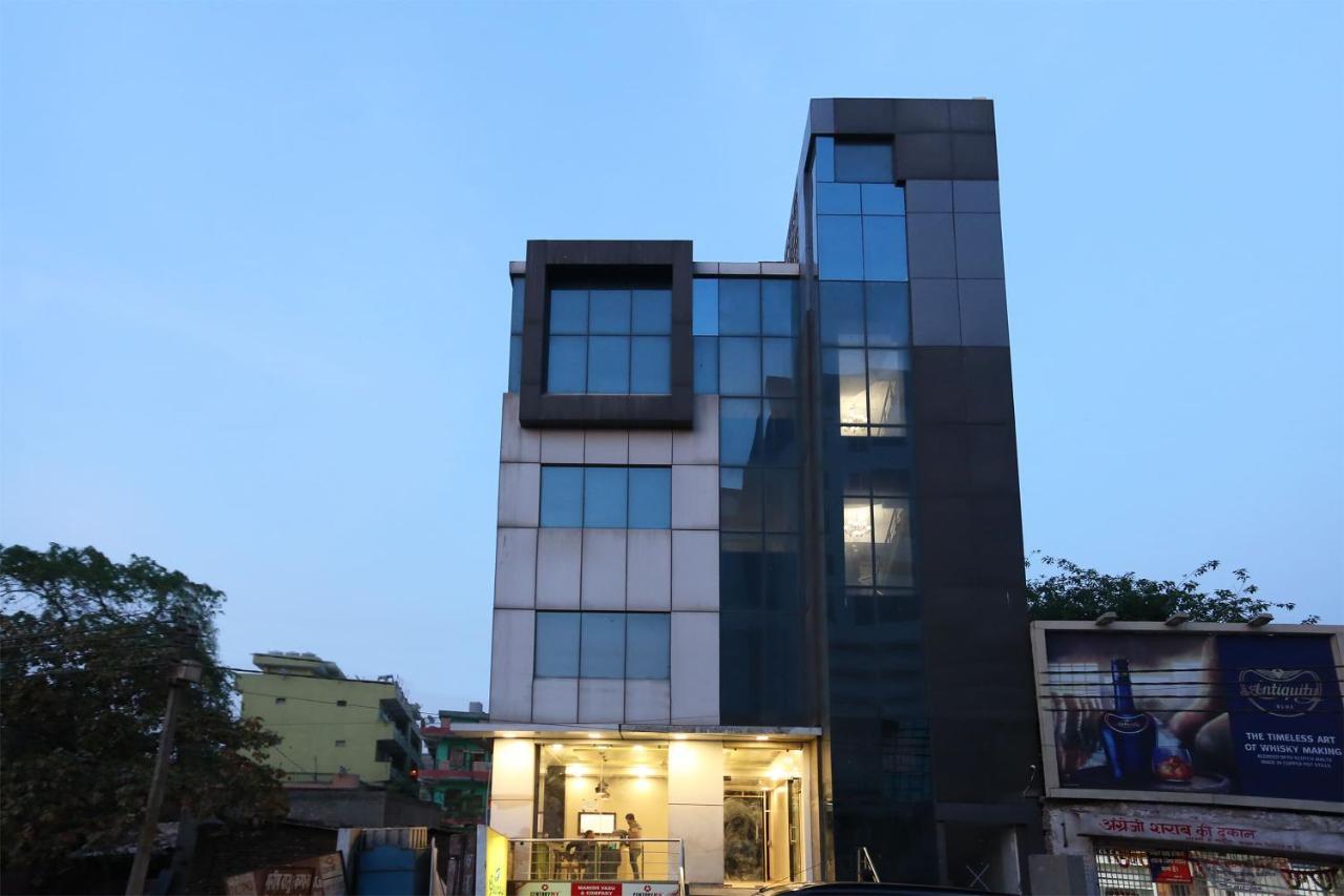 Capital O 12807 Amaira Hotel And Banquets Noida Zewnętrze zdjęcie