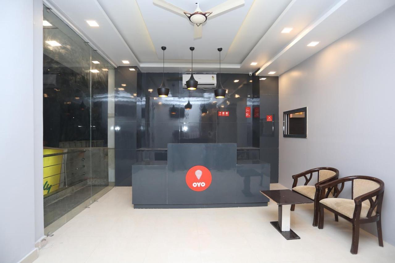 Capital O 12807 Amaira Hotel And Banquets Noida Zewnętrze zdjęcie