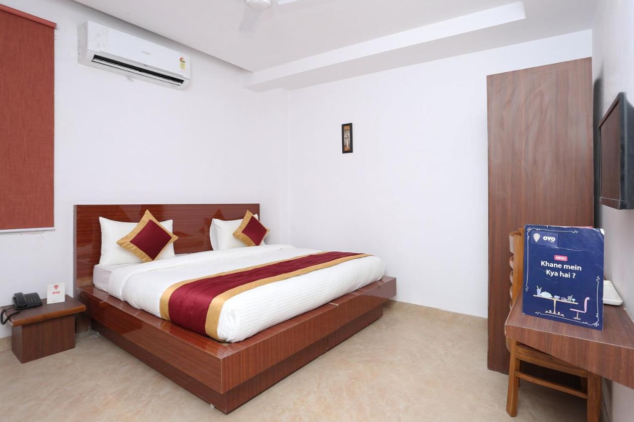 Capital O 12807 Amaira Hotel And Banquets Noida Zewnętrze zdjęcie