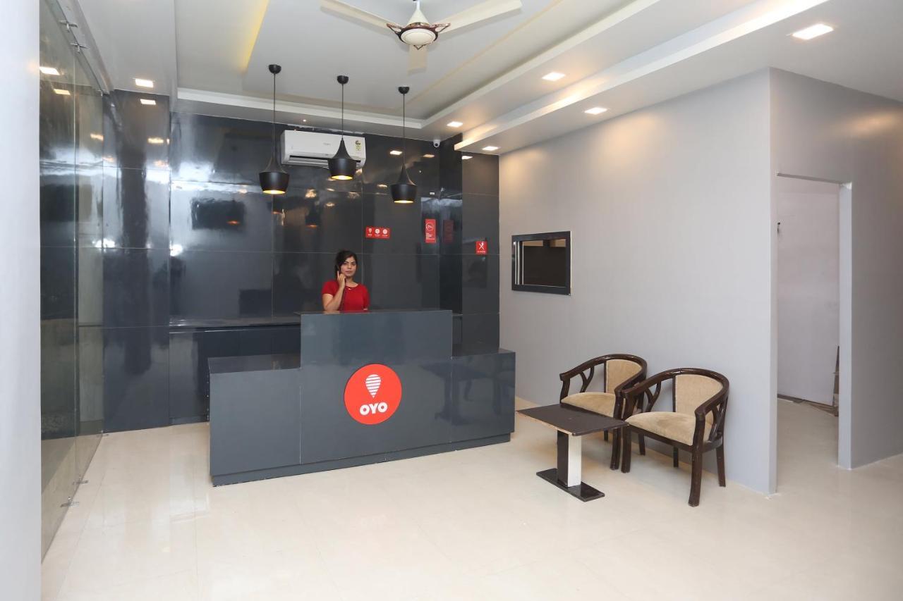 Capital O 12807 Amaira Hotel And Banquets Noida Zewnętrze zdjęcie
