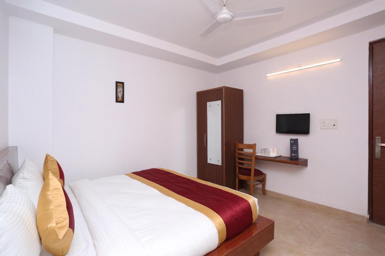Capital O 12807 Amaira Hotel And Banquets Noida Zewnętrze zdjęcie