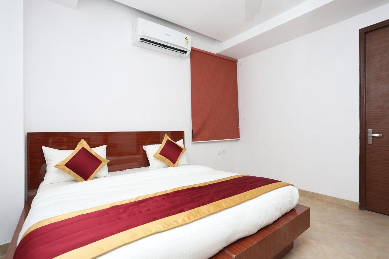 Capital O 12807 Amaira Hotel And Banquets Noida Zewnętrze zdjęcie