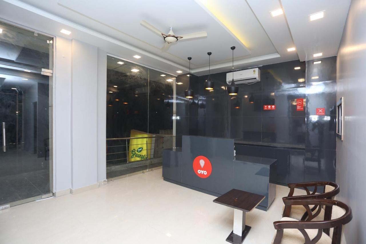 Capital O 12807 Amaira Hotel And Banquets Noida Zewnętrze zdjęcie